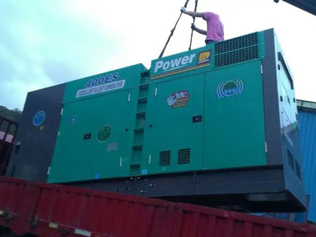 海港柴油发电机组转速不稳定时，如何对发动机进行维护？