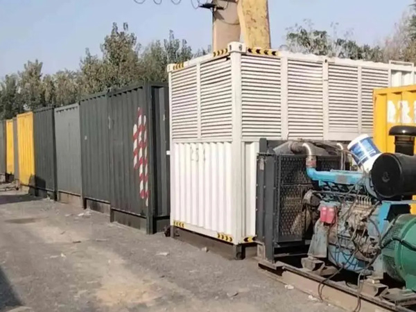 海港200KW柴油发电机机组每小时油耗是多少？